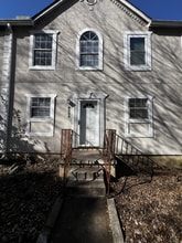 Building Photo - 6635 Meadow Green Cir