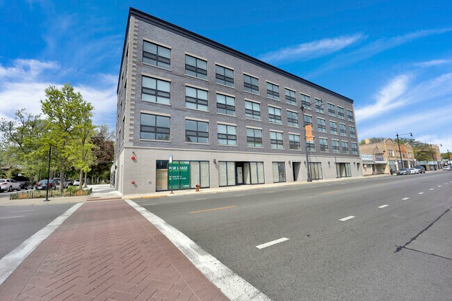 Foto del edificio - 4350 W Lawrence Ave