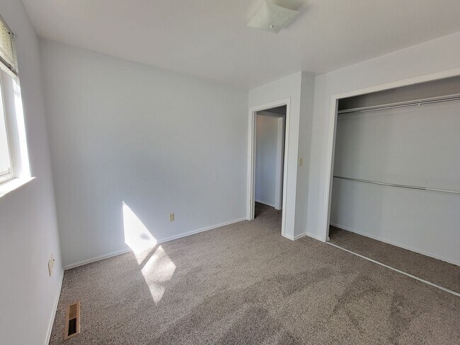 Foto del edificio - 4075 Harbor Pl