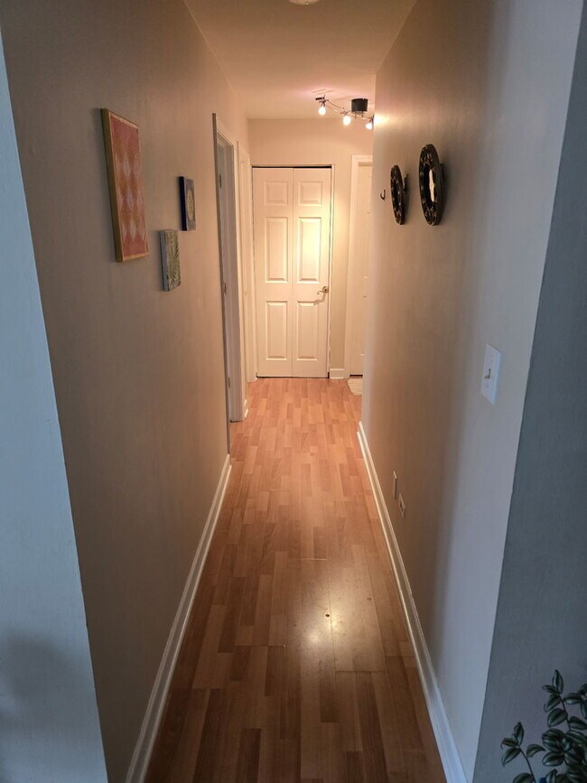 Foto del edificio - 238 E Bailey Rd