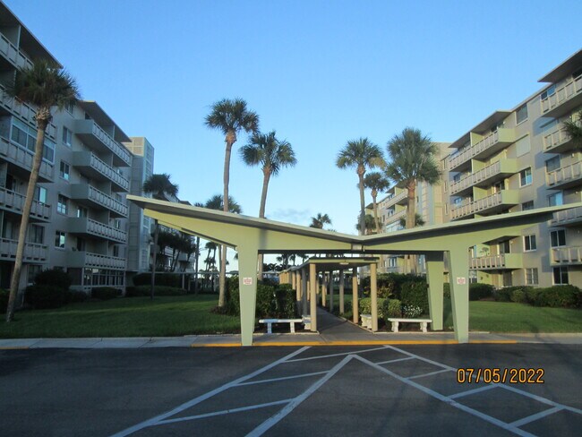 Torres Norte y Sur - 2020 N Atlantic Ave