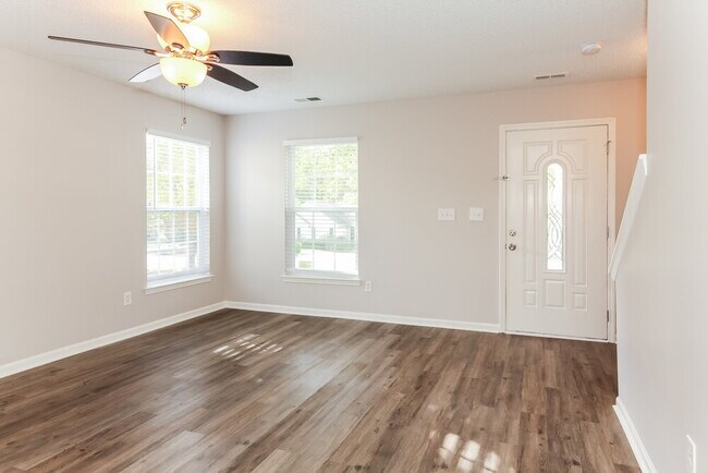 Foto del edificio - 5922 Laurenfield Dr