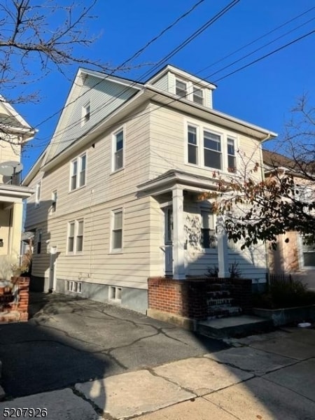 Primary Photo - 17 Mechanic St