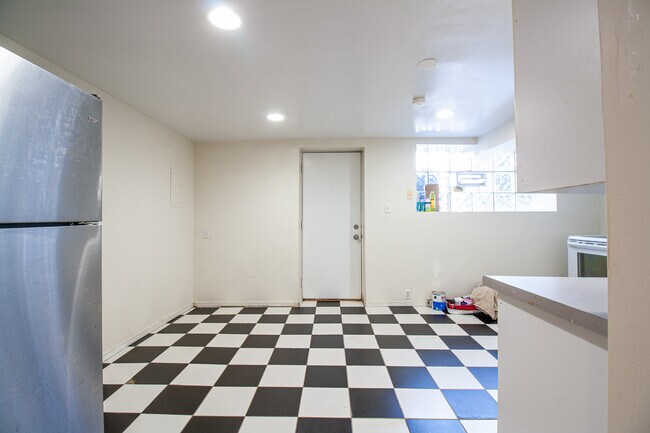 Foto del edificio - 828 W Dakin St