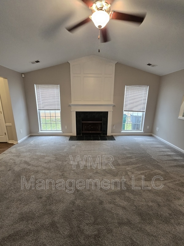 Foto del edificio - 7434 Stone Mountain Ct