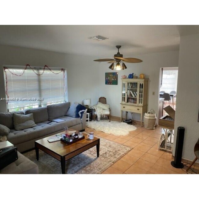 Foto del edificio - 2341 SW 34th Ave