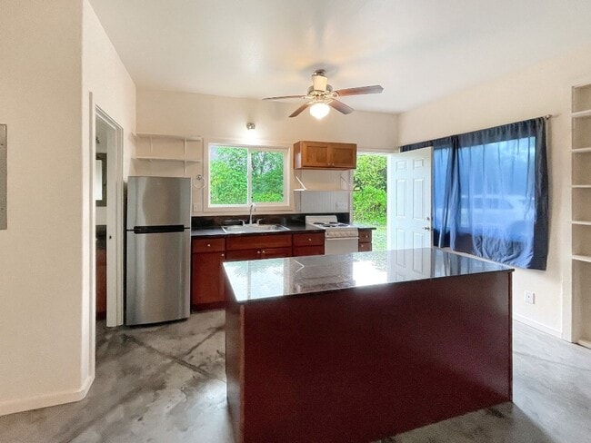 Building Photo - 15-1496-1496 16th Ave