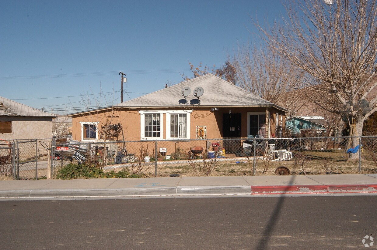 Foto del edificio - 701 Nancy Ave