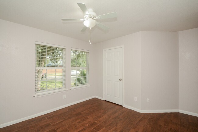 Foto del edificio - 21811 Black Mountain Way