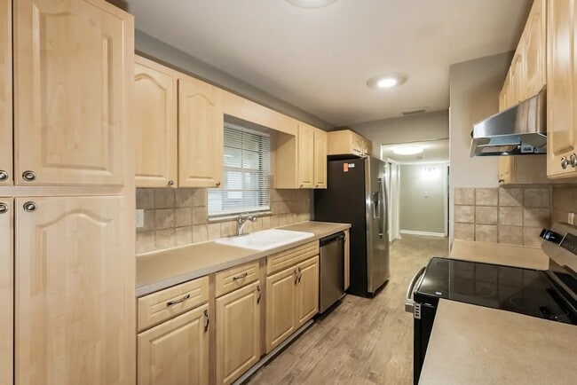 Foto del edificio - 1112 N Parsons Ave