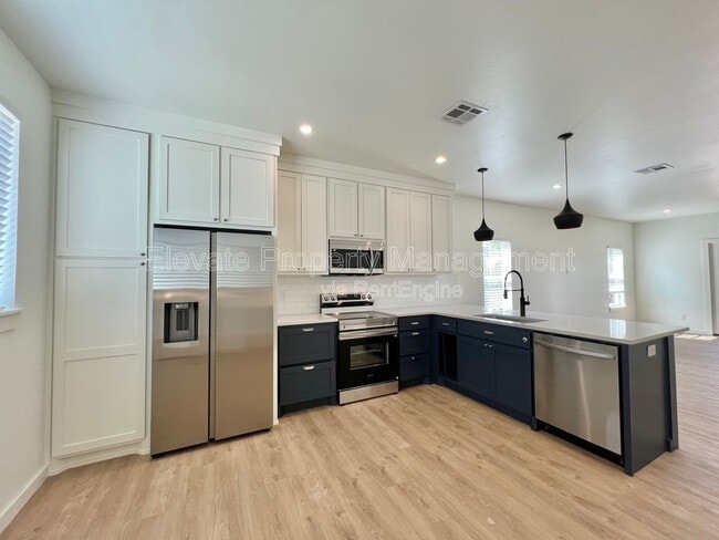 Photo - 216 E Hurd St Townhome