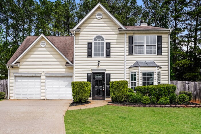 Foto principal - Spacious 3-Bedroom Home in Sterling Lakes
