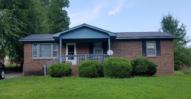 Building Photo - 215 Ashcroft Dr