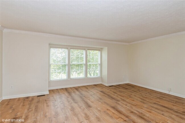 Foto del edificio - 8705 Lost Valley Dr