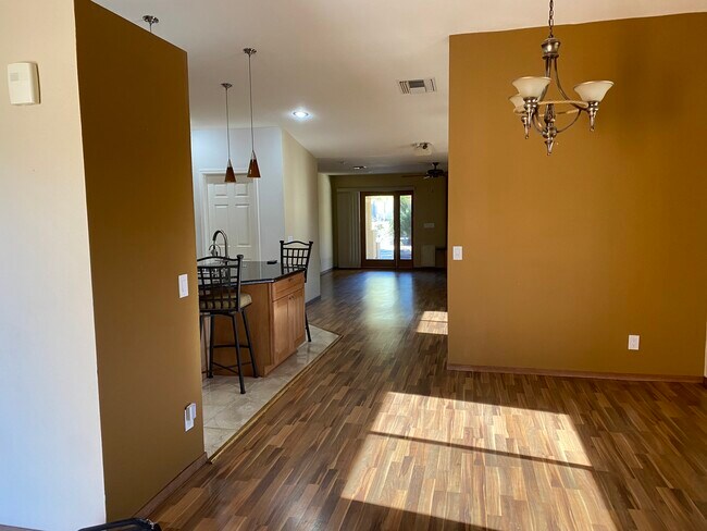 Foto del edificio - 7940 E Constant Pl