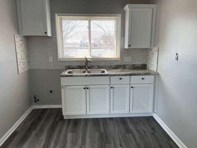 KITCHEN - 15226 W 9 Mile Rd