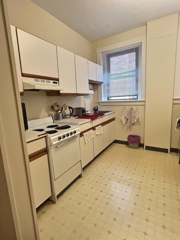 Foto del edificio - 1382 Beacon St