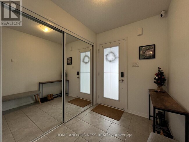 Building Photo - 25 Allcroft Ct