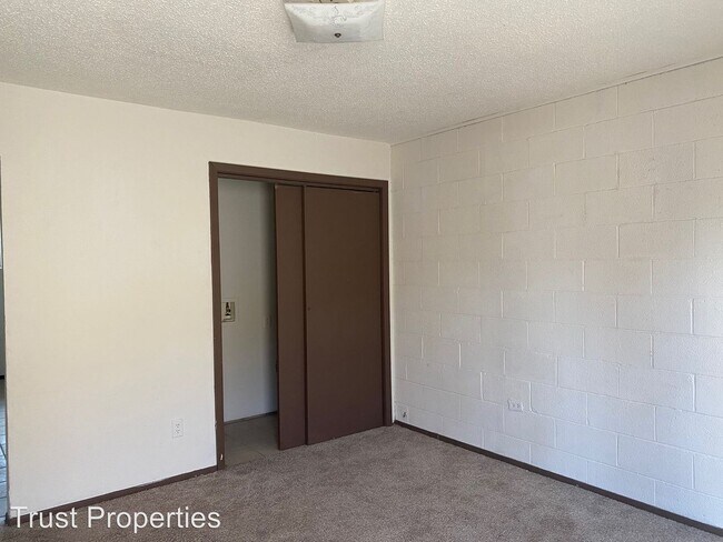 Building Photo - 206 W Conway Ave