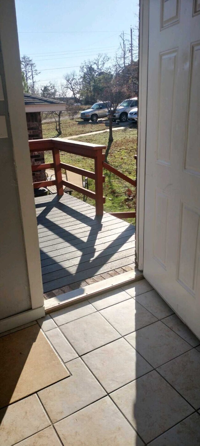 Front Porch - 506 Buena Vista Ave