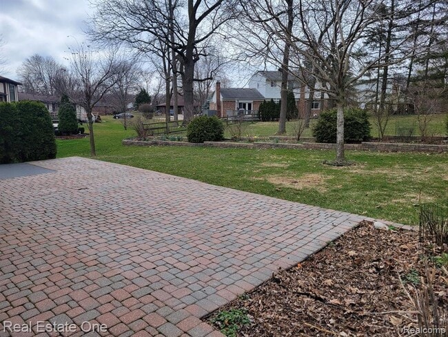 Building Photo - 6927 Northpoint Dr