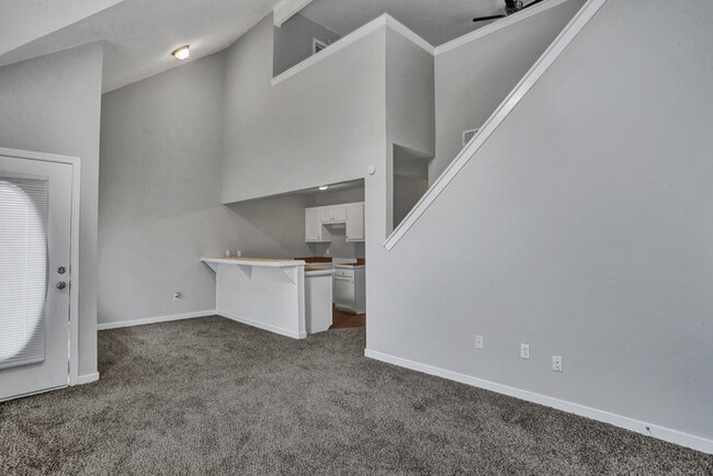 Foto del edificio - 324 N Grove Cir