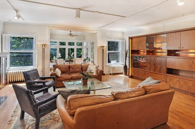 Building Photo - 2737 N Hampden Ct