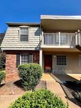 Building Photo - 3826 Country Club Rd