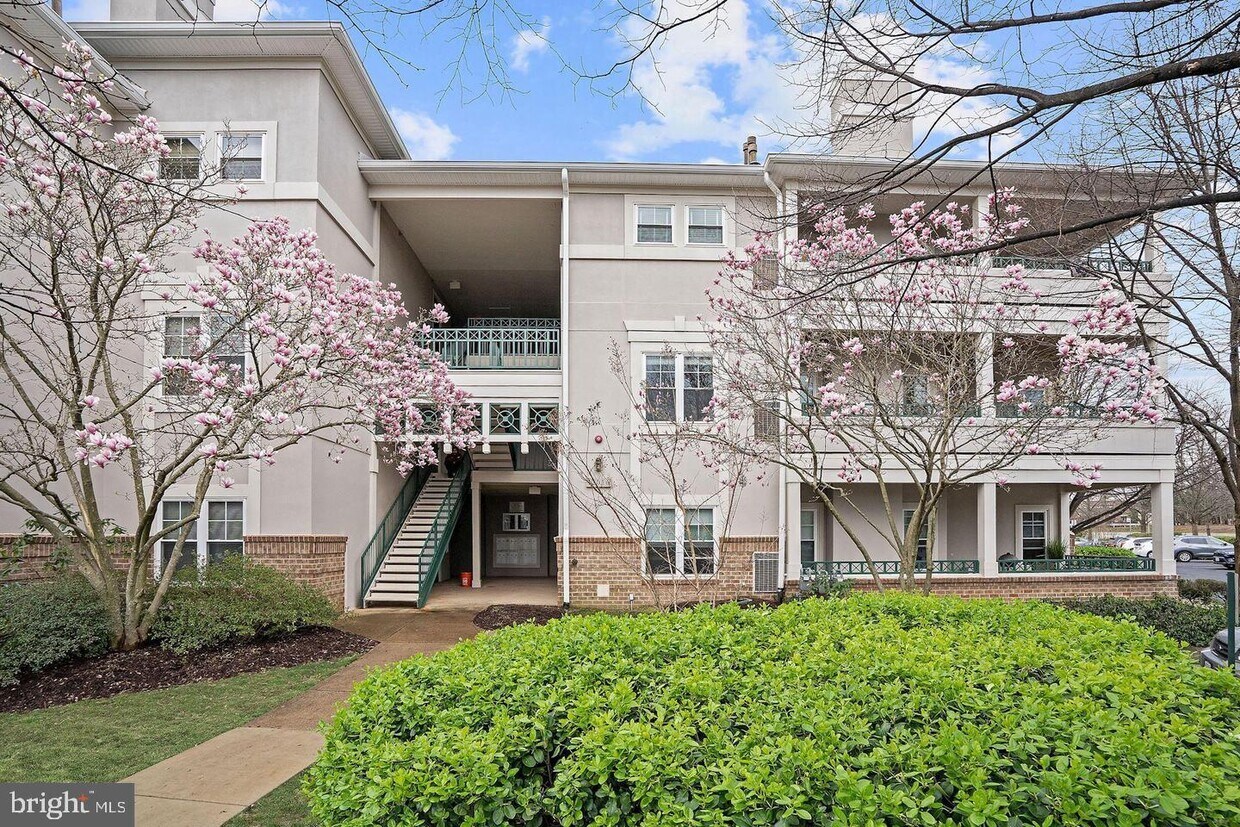 12016 Taliesin Pl Unit 26, Reston, VA 20190 Condo for Rent in Reston