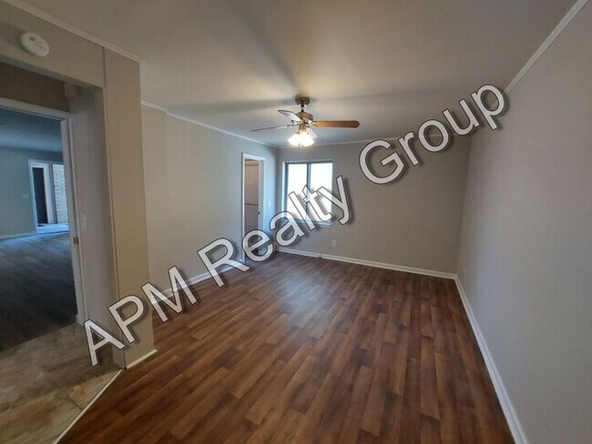 Foto del edificio - One bedroom in quiet Rosewood