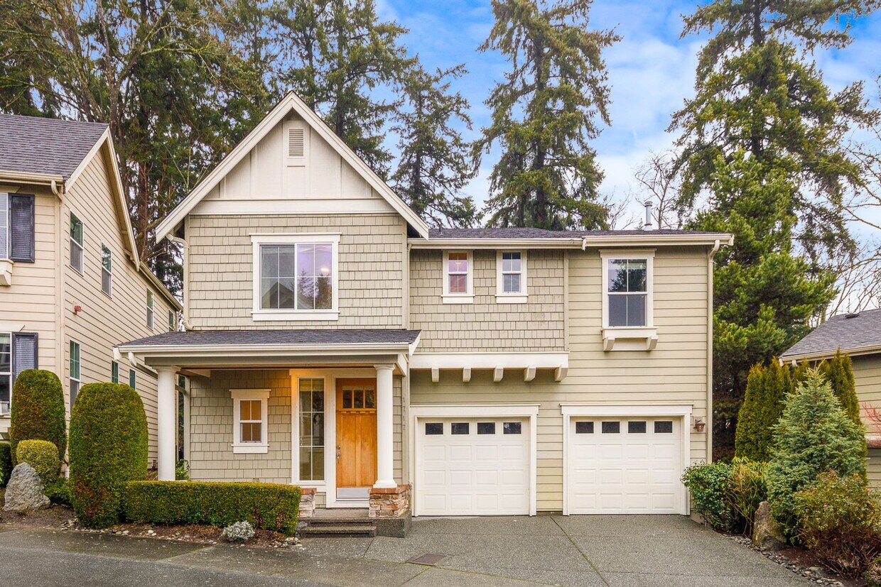 Primary Photo - 3 Bedroom 2.5 Bath in Clyde Hill