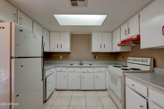 Building Photo - 9631 N 12th Ave