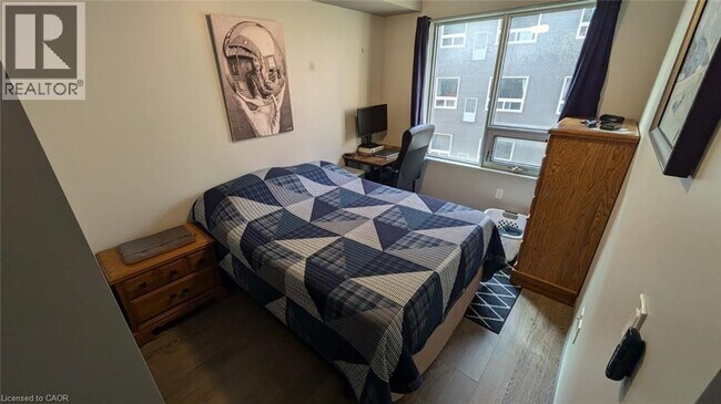 Building Photo - 321 Spruce St