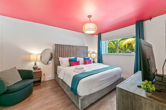 Foto del edificio - 365 N Ocean Blvd