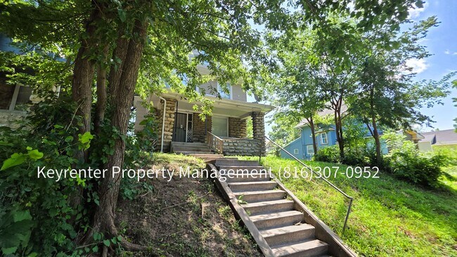 Foto del edificio - Welcome Home to This Bright & Inviting 4 Bed, 2 Bath