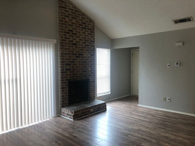 Foto del edificio - Edens Properties 4 (7002 Ivory Key Ct)
