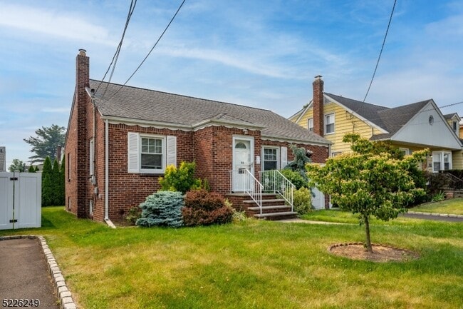 Building Photo - 53 Elmwood Terrace