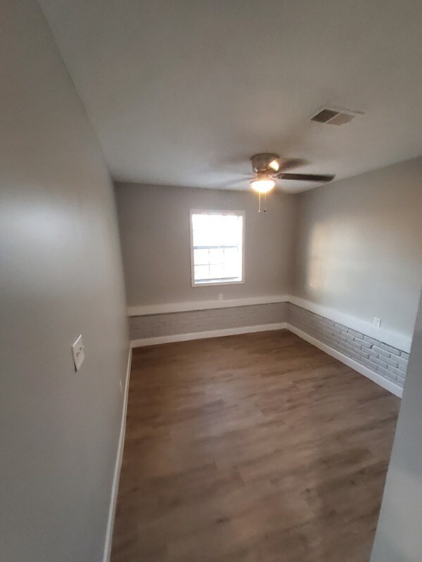 Building Photo - 1407 Ferguson Rd
