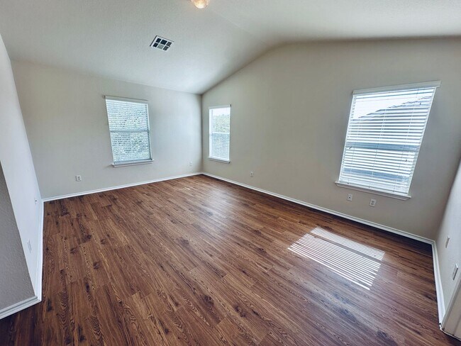 Building Photo - 408 Yucca House Dr