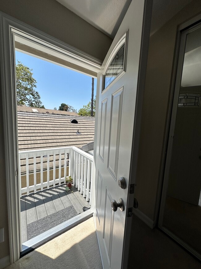 Very Private with own entrance. - 20810 E Crest Ln