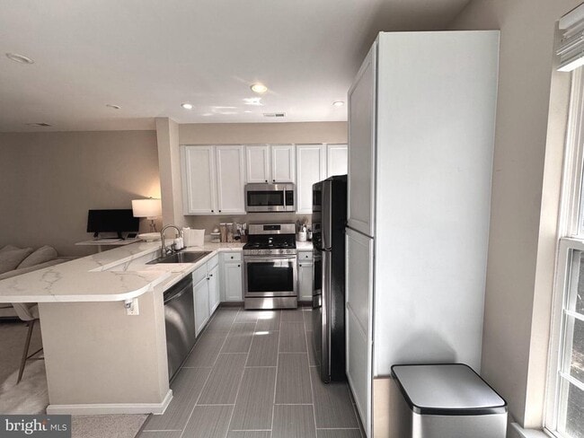 Building Photo - 23098 Fontwell Square