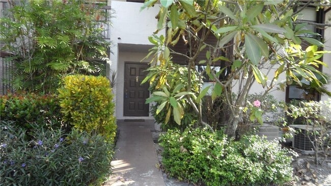 Building Photo - 9862 Nob Hill Ct