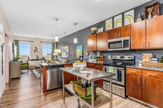 Building Photo - Highpoint on Columbus Commons