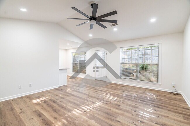 Building Photo - 202 Wild Ivy Cove