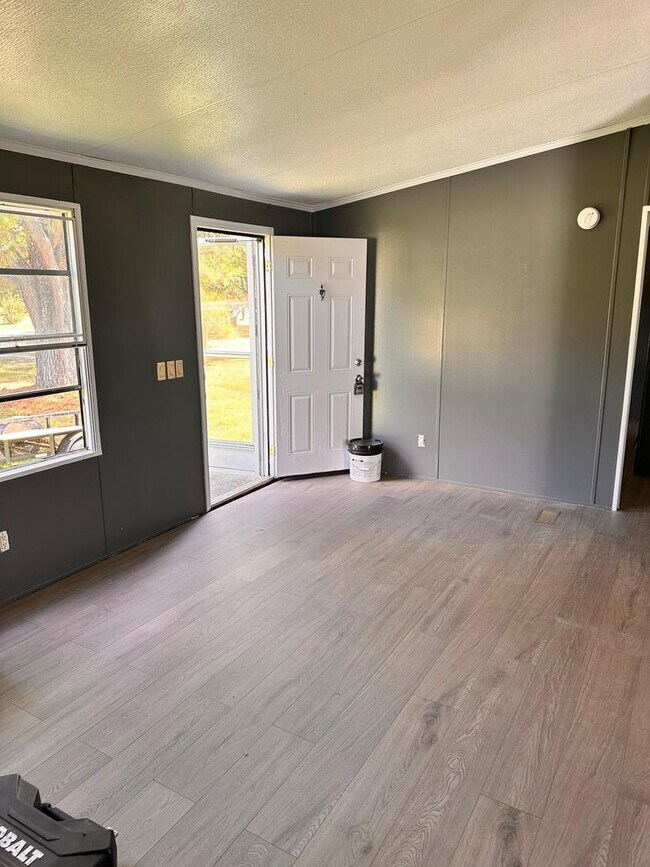Foto del edificio - 3 BED 2BATH outside of Fayettville