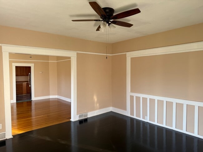 Building Photo - 286 Park St