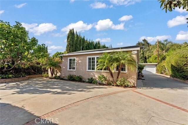 Foto del edificio - 2423 San Pasqual St