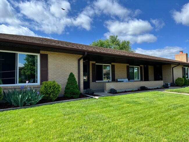 Building Photo - 914 Weston Ct