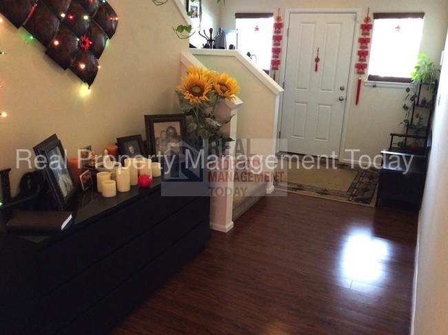 Foto del edificio - Beautiful 5 Bedroom Home!