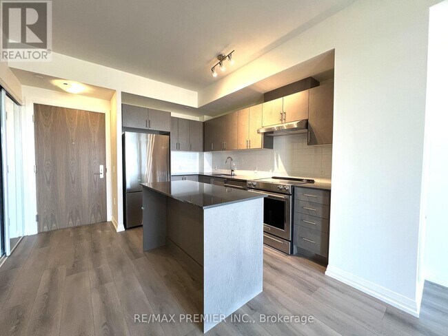 Building Photo - 27 Korda Gate